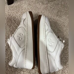 Alo Recovery Mode Sneaker Natural White / Gum 6.5M/8W